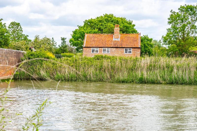 Stunning estuary views - Riverside Cottage - image 20