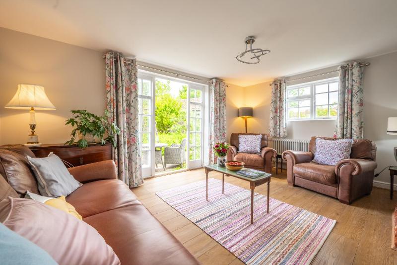 Stunning estuary views - Riverside Cottage - image 23