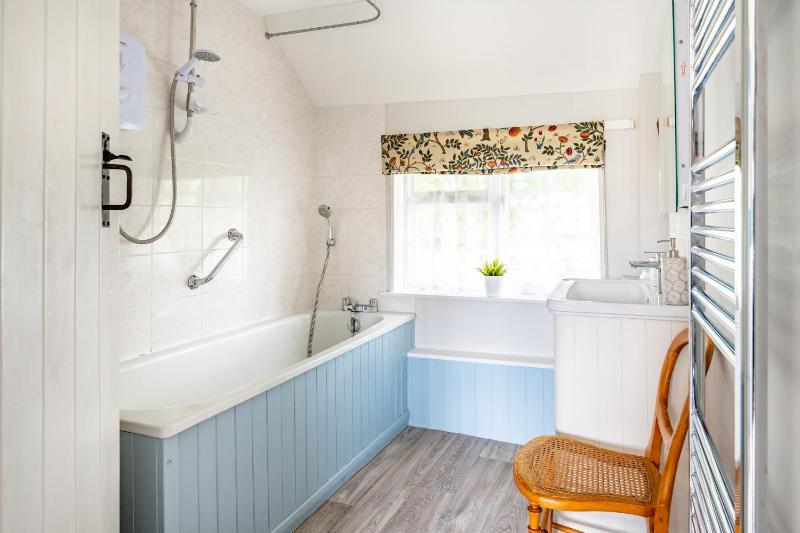 Stunning estuary views - Riverside Cottage - image 8