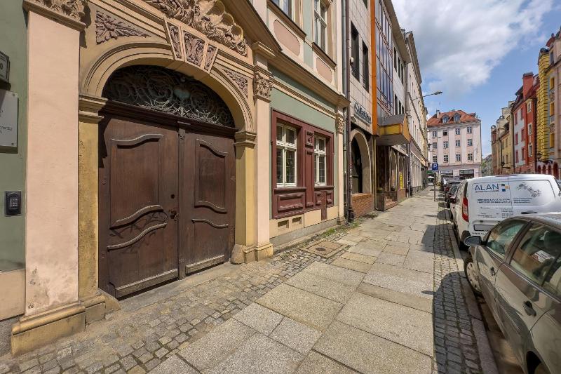 Exclusive Old Town Apartment by Noclegi Renters - image 2
