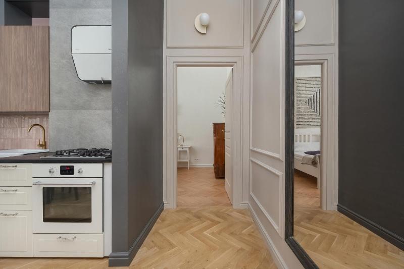 Exclusive Old Town Apartment by Noclegi Renters - image 16