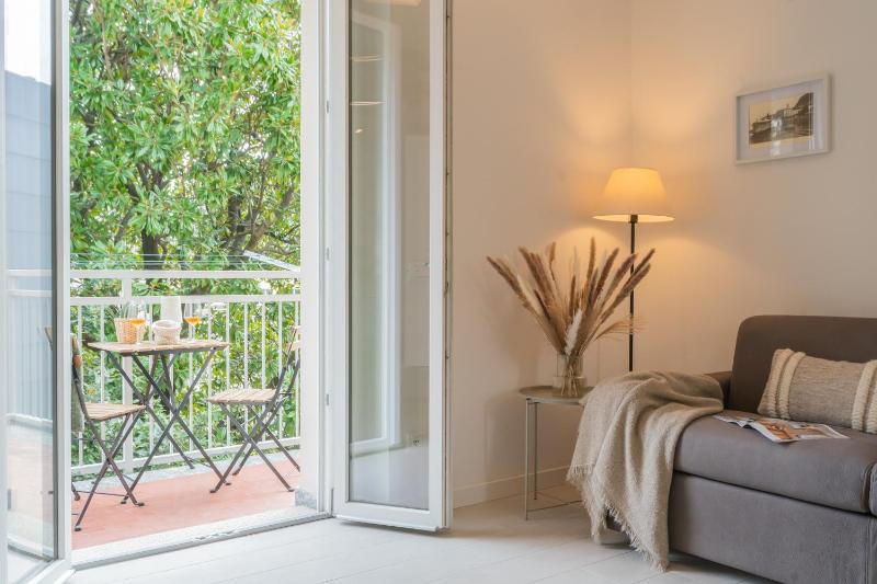 Magnolia House Como by Rent All Como - image 29