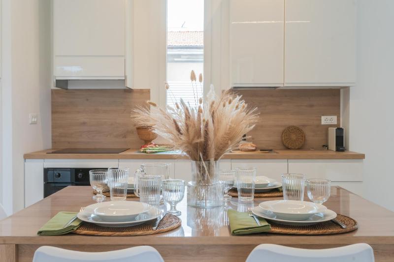 Magnolia House Como by Rent All Como - image 5