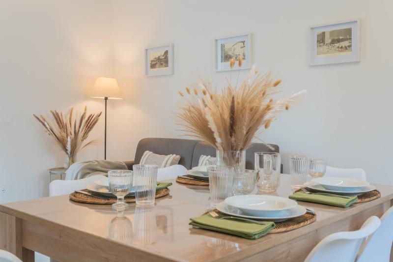 Magnolia House Como by Rent All Como - image 30