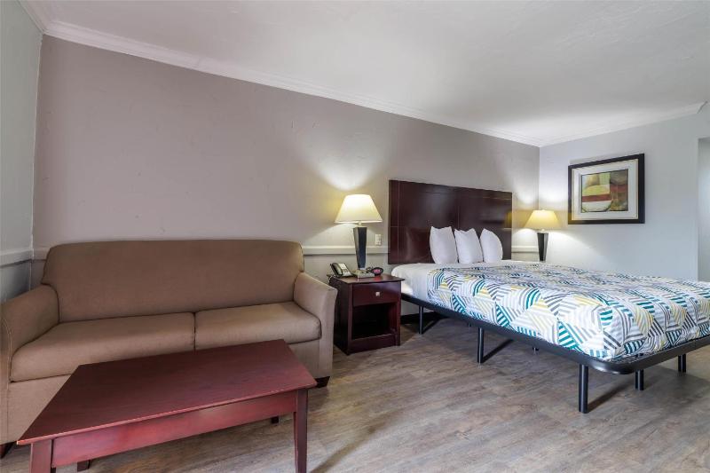 Studio 6 Suites Dallas TX - Downtown - image 8