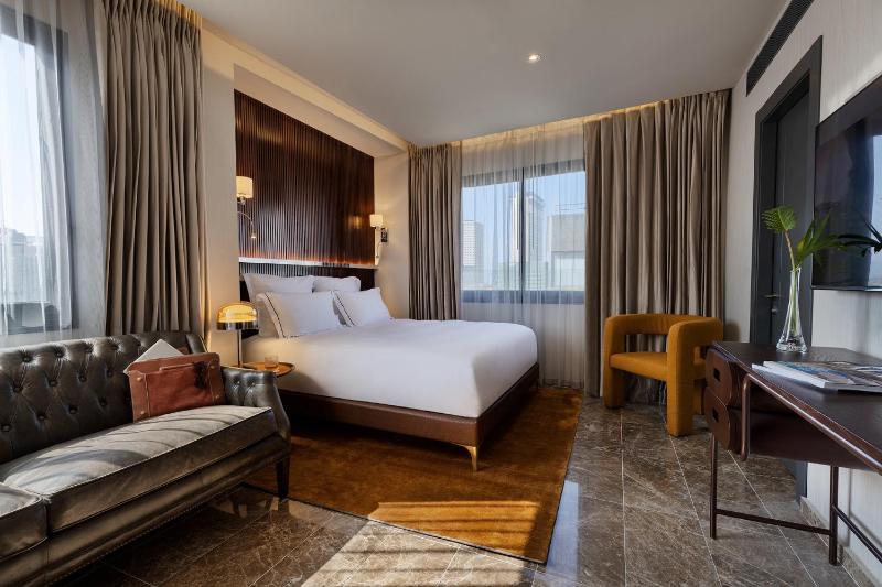 Fiori 41-By Adam Hotels - image 4