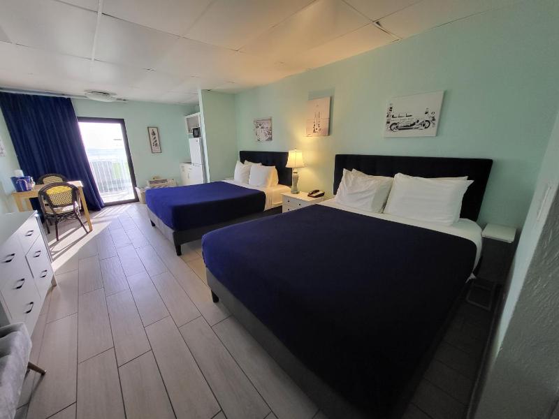 Double Room with Sea View image 1