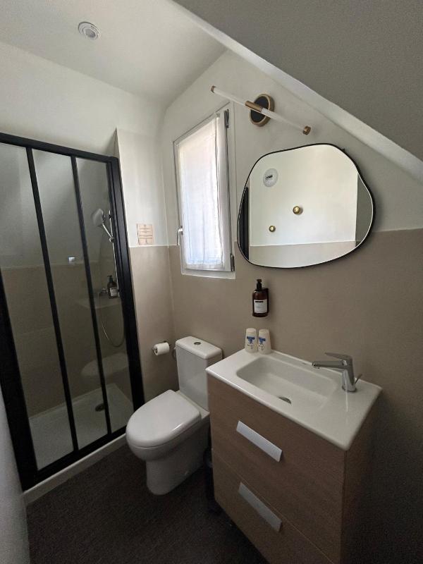Attic Twin Room with Courtyard View image 2