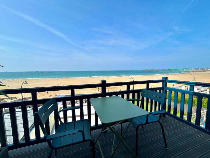 Double Room with Sea View image 1