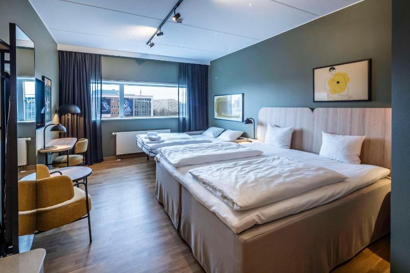 Family Room (2 Adults + 2 Children) image 1