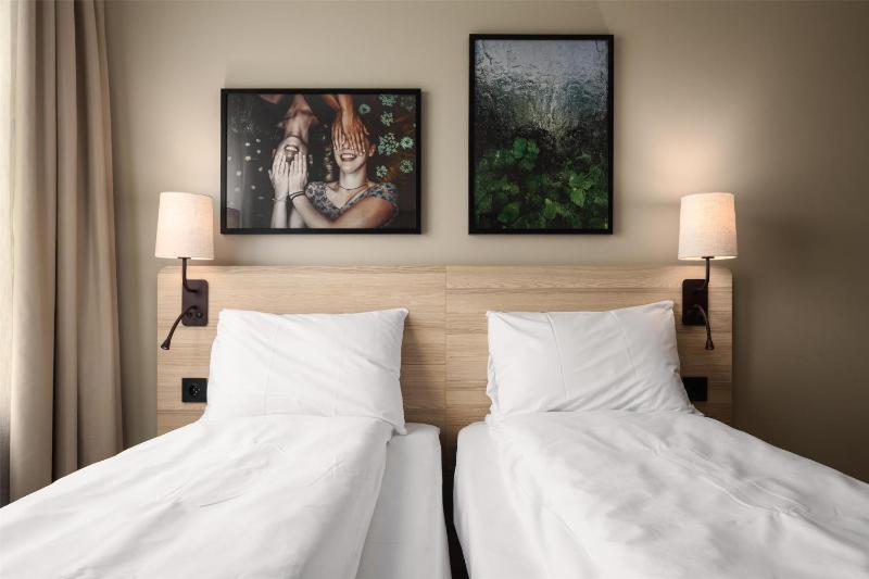 Standard Twin Room image 1