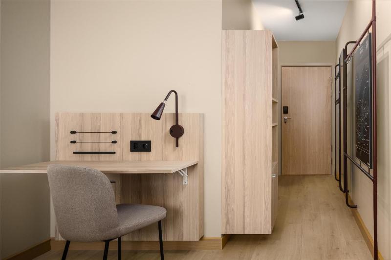 Standard Twin Room image 4