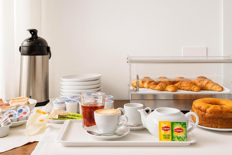 Triple Room with Balcony image 3