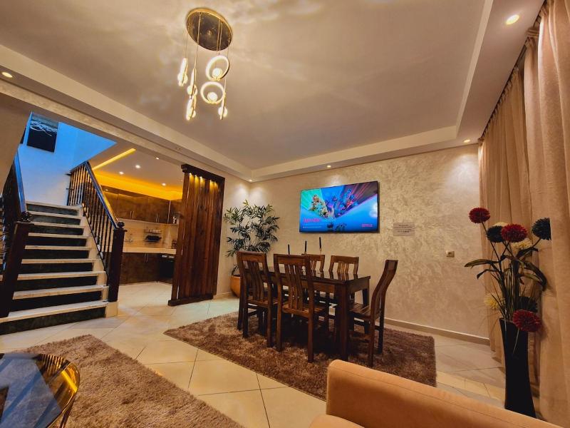 Bright & Comfortable Marrakech Duplex - image 10