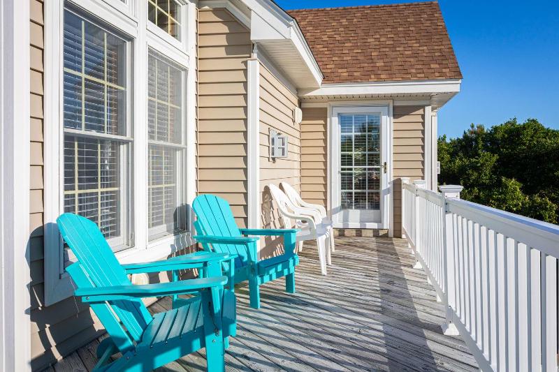 Steps to Beach Private Pool Spa & Spacious Yard - image 29