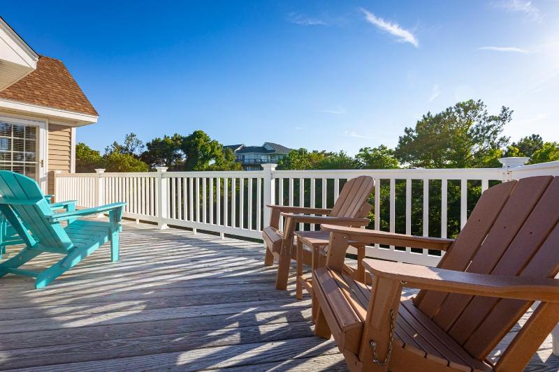 Steps to Beach Private Pool Spa & Spacious Yard - image 8
