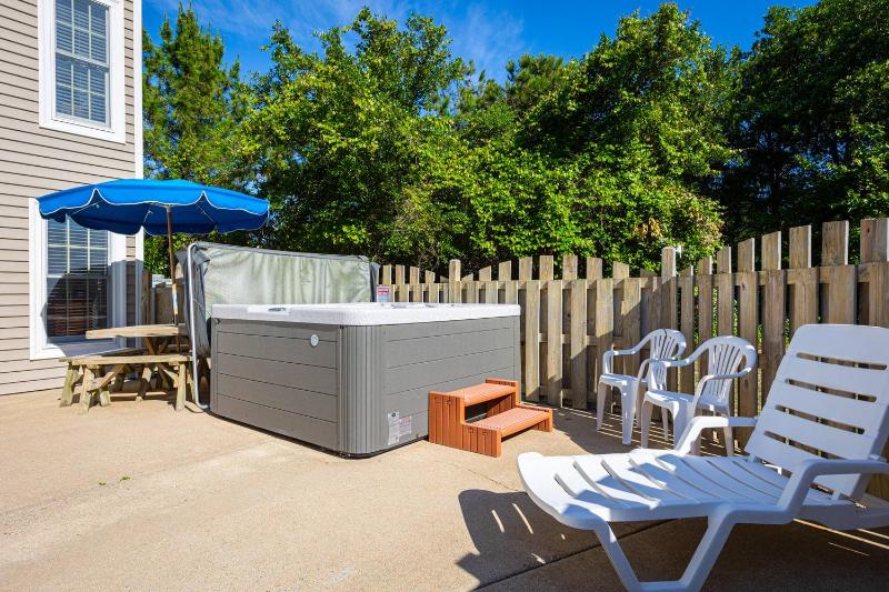 Steps to Beach Private Pool Spa & Spacious Yard - image 46