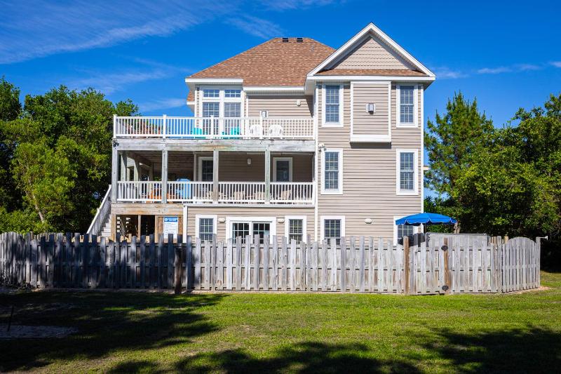 Steps to Beach Private Pool Spa & Spacious Yard - image 32