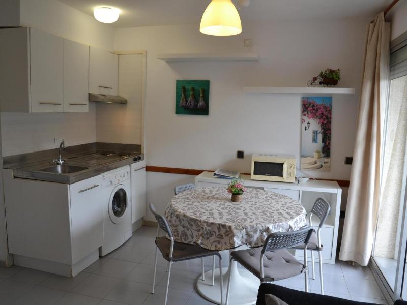 Apartamento acogedor en la playa con acceso directo al mar y piscina en L'Estartit - ES-323-22 - image 3