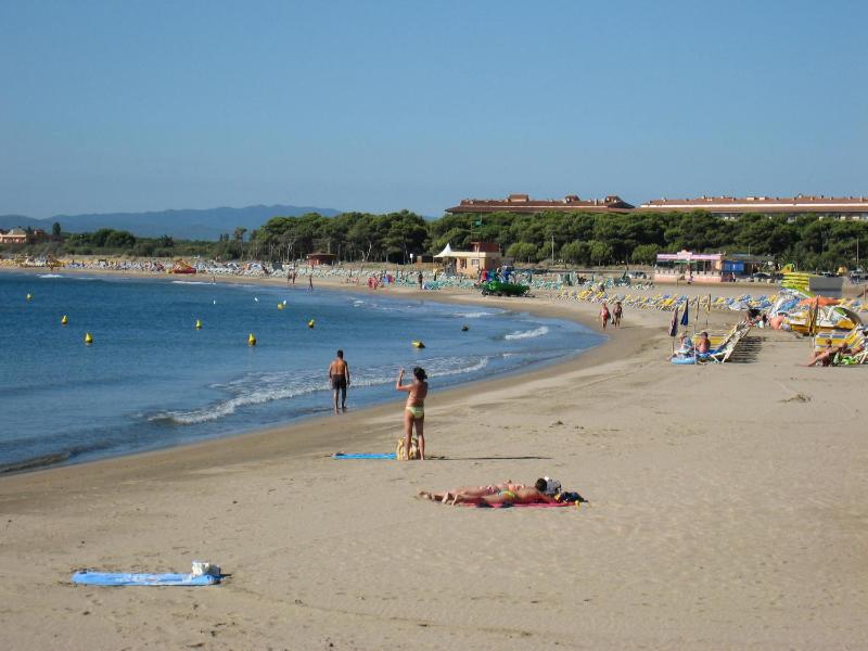 Apartamento acogedor en la playa con acceso directo al mar y piscina en L'Estartit - ES-323-22 - image 9