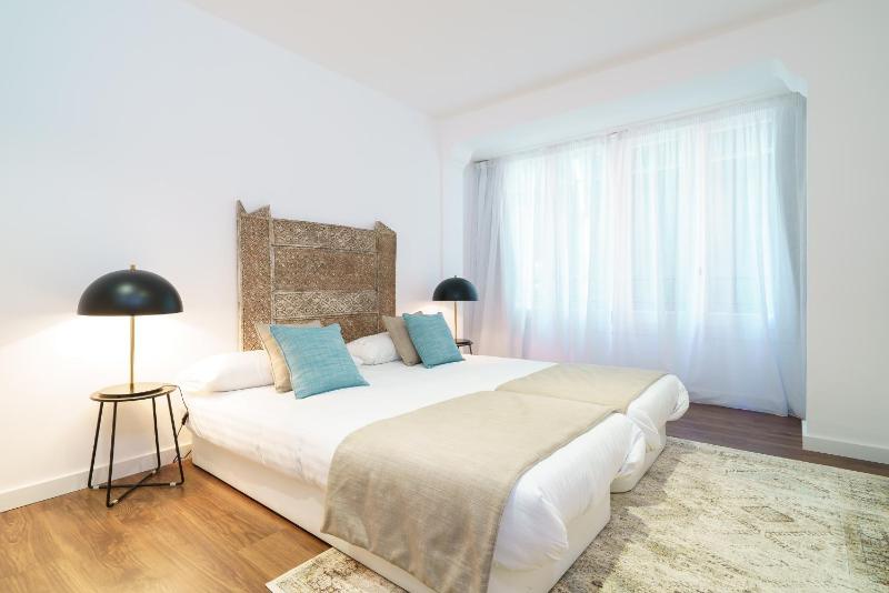 Deluxe Apartment image 1