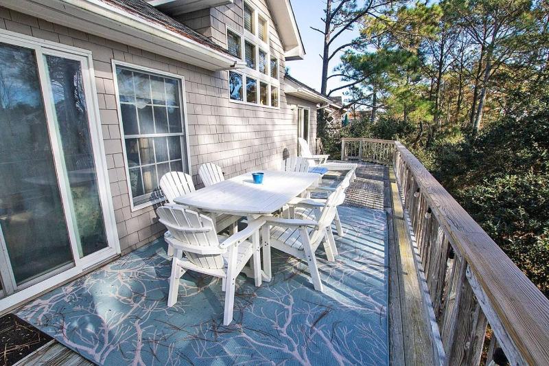 4min Walk to Beach with Resort Pool Gym Hot Tub - image 17