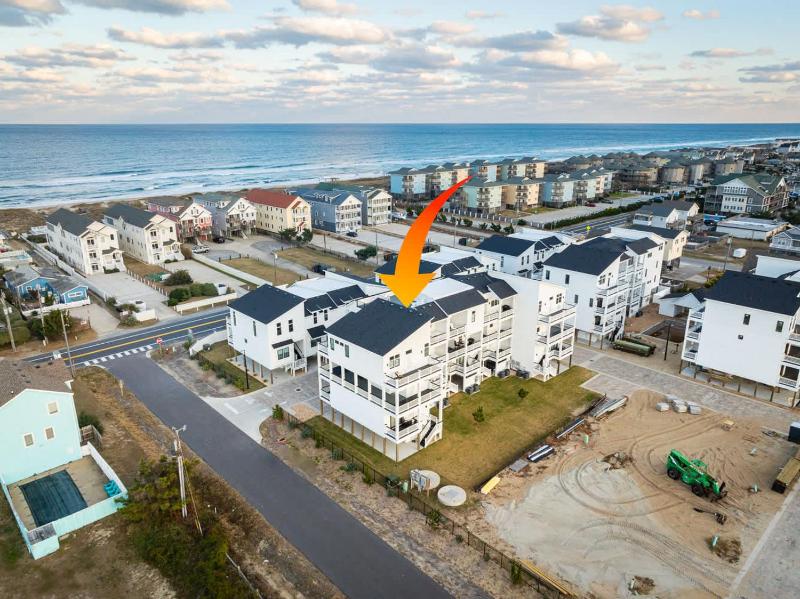 New Build with Rooftop Deck & Panoramic Ocean Views - image 1