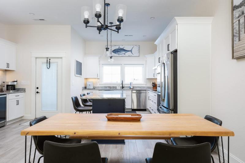 New Build with Rooftop Deck & Panoramic Ocean Views - image 3