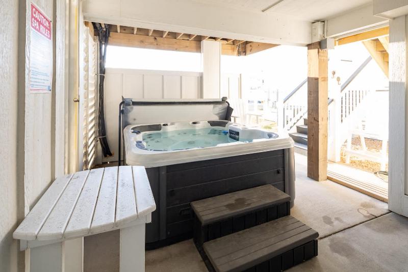 New Build with Rooftop Deck & Panoramic Ocean Views - image 22