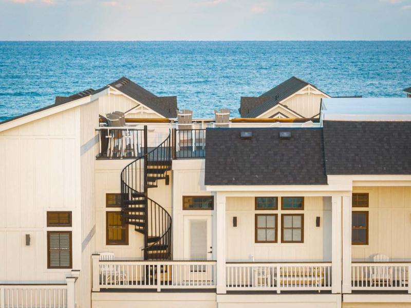 New Build with Rooftop Deck & Panoramic Ocean Views - image 42