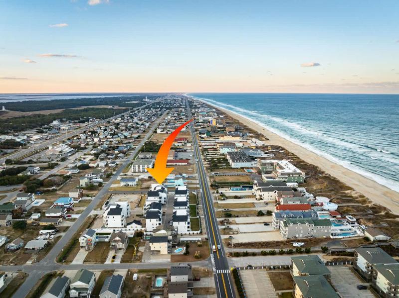 New Build with Rooftop Deck & Panoramic Ocean Views - image 10