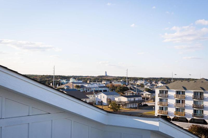 New Build with Rooftop Deck & Panoramic Ocean Views - image 40