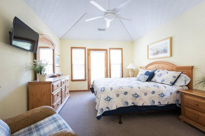 Oceanside in Corolla Light with Pool Walk to Beach - image 30