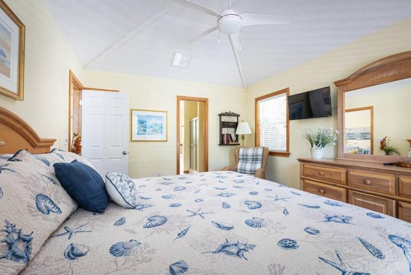 Oceanside in Corolla Light with Pool Walk to Beach - image 34