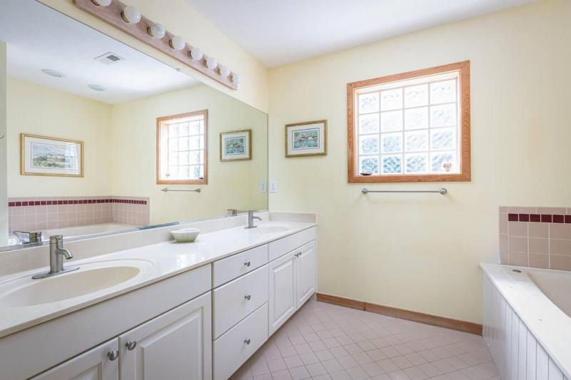 Oceanside in Corolla Light with Pool Walk to Beach - image 24