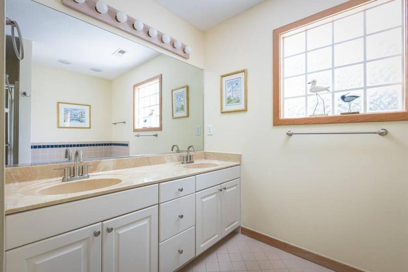 Oceanside in Corolla Light with Pool Walk to Beach - image 45