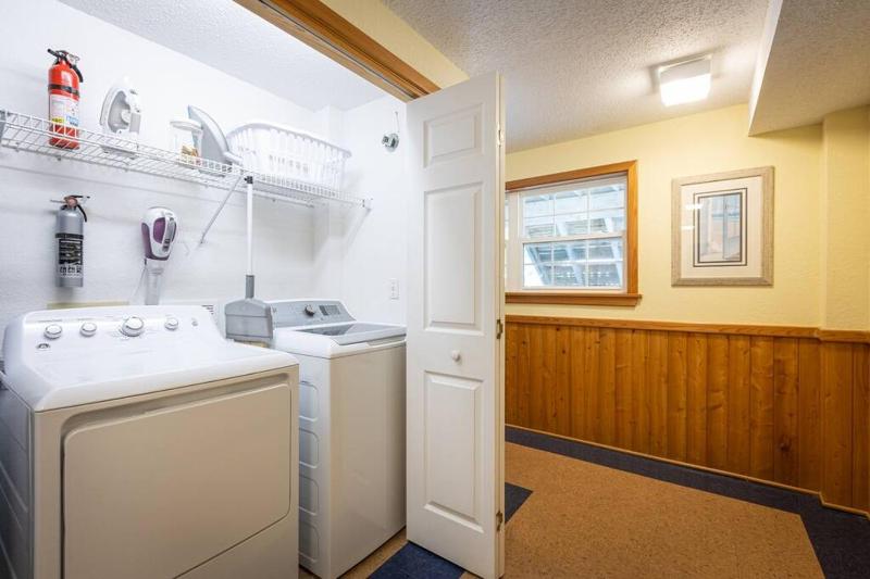 Oceanside in Corolla Light with Pool Walk to Beach - image 26