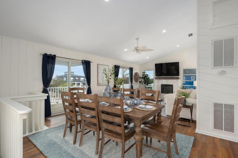 Newly Built Luxury Home Near Beach with Pool and Spa - image 40
