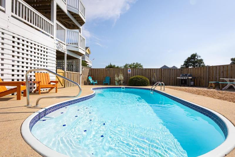 Steps to Beach Pool Game Room Aug Weeks Open - image 9