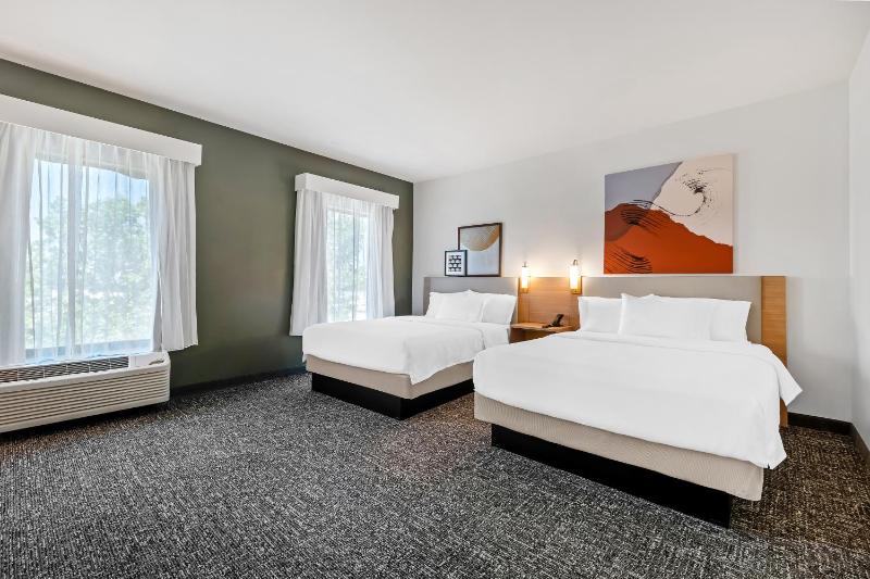Queen Room with Two Queen Beds - Hearing Access image 1