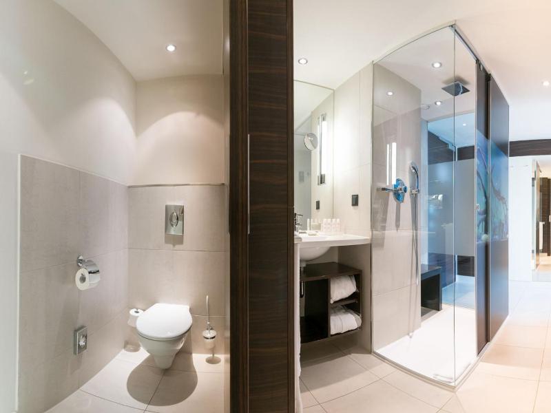 Superior Double/Twin Room image 4