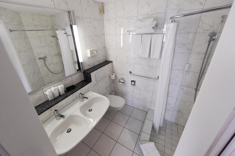 Triple Room image 2