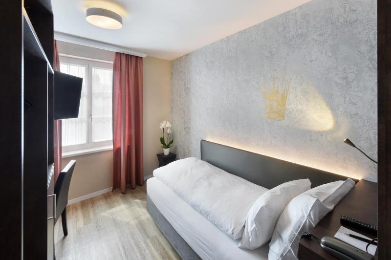 Single Room image 4
