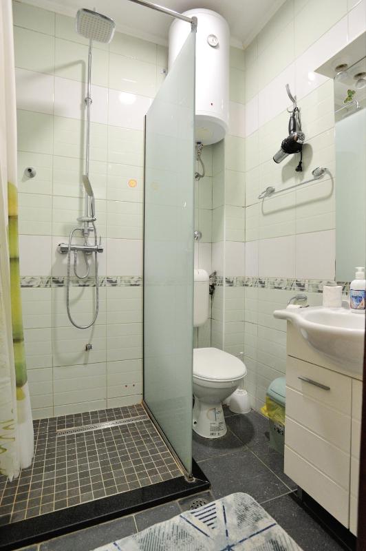Deluxe Double Room with Balcony image 4