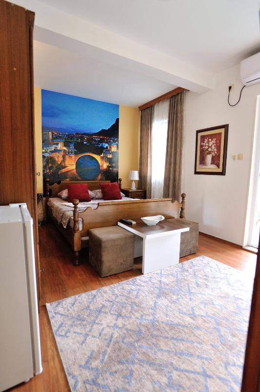 Deluxe Double Room with Balcony image 3