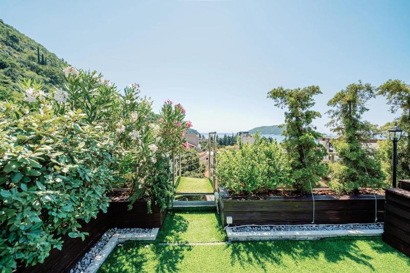 Three-Bedroom Villa image 3