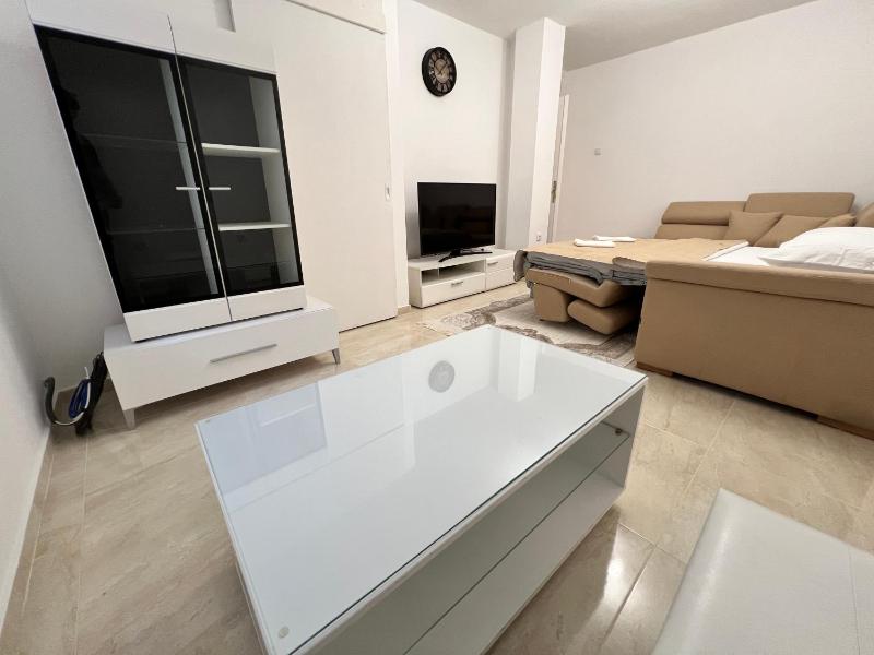 Apartment Zeneli - image 10