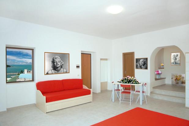 Apartment with Sea View image 3