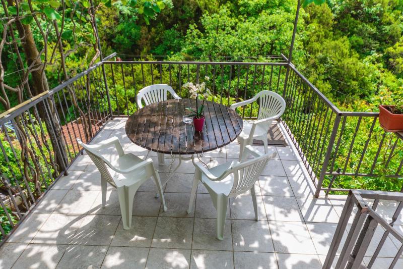 One-Bedroom Apartment with Balcony image 3