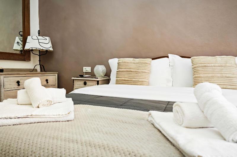 Superior Double or Twin Room with Garden View image 1